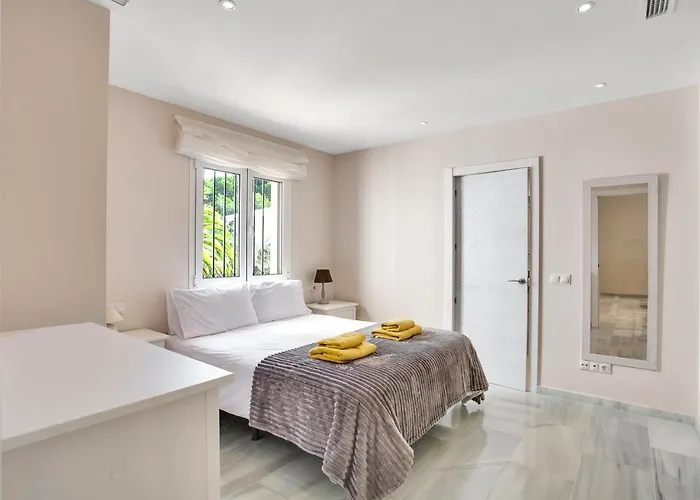 N07 Cabopino Apartament *